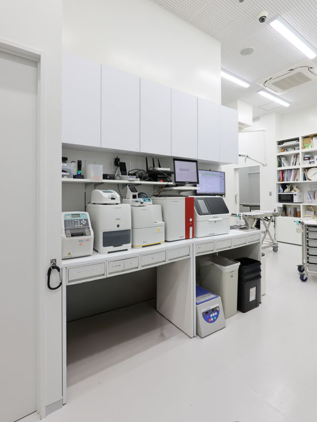 処置エリア（検査カウンター側）